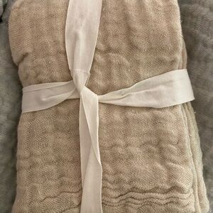 Pottery Barn Cloud Linen pillow sham color flax